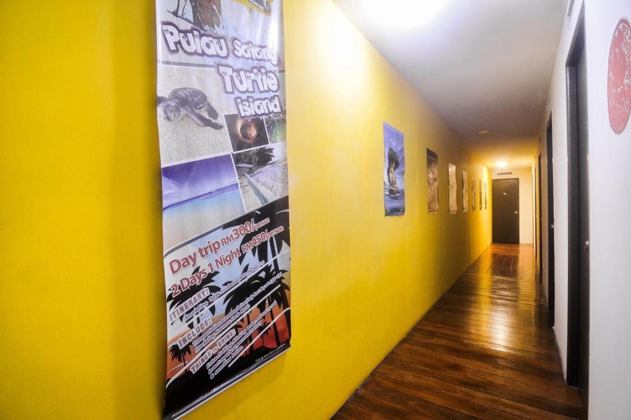 Spot On 89886 Backpacker'S Stay Services Кучинг Экстерьер фото
