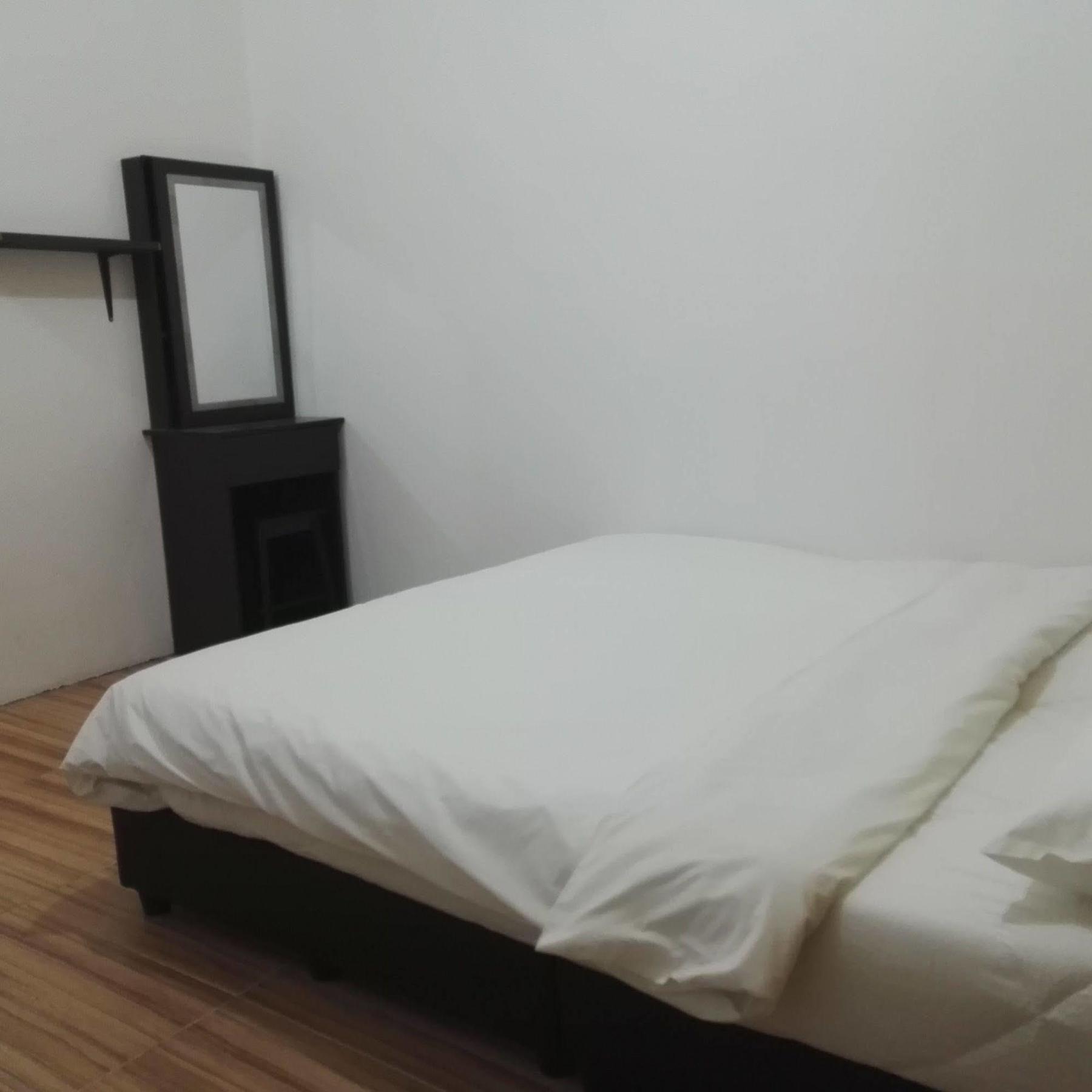 Spot On 89886 Backpacker'S Stay Services Кучинг Экстерьер фото