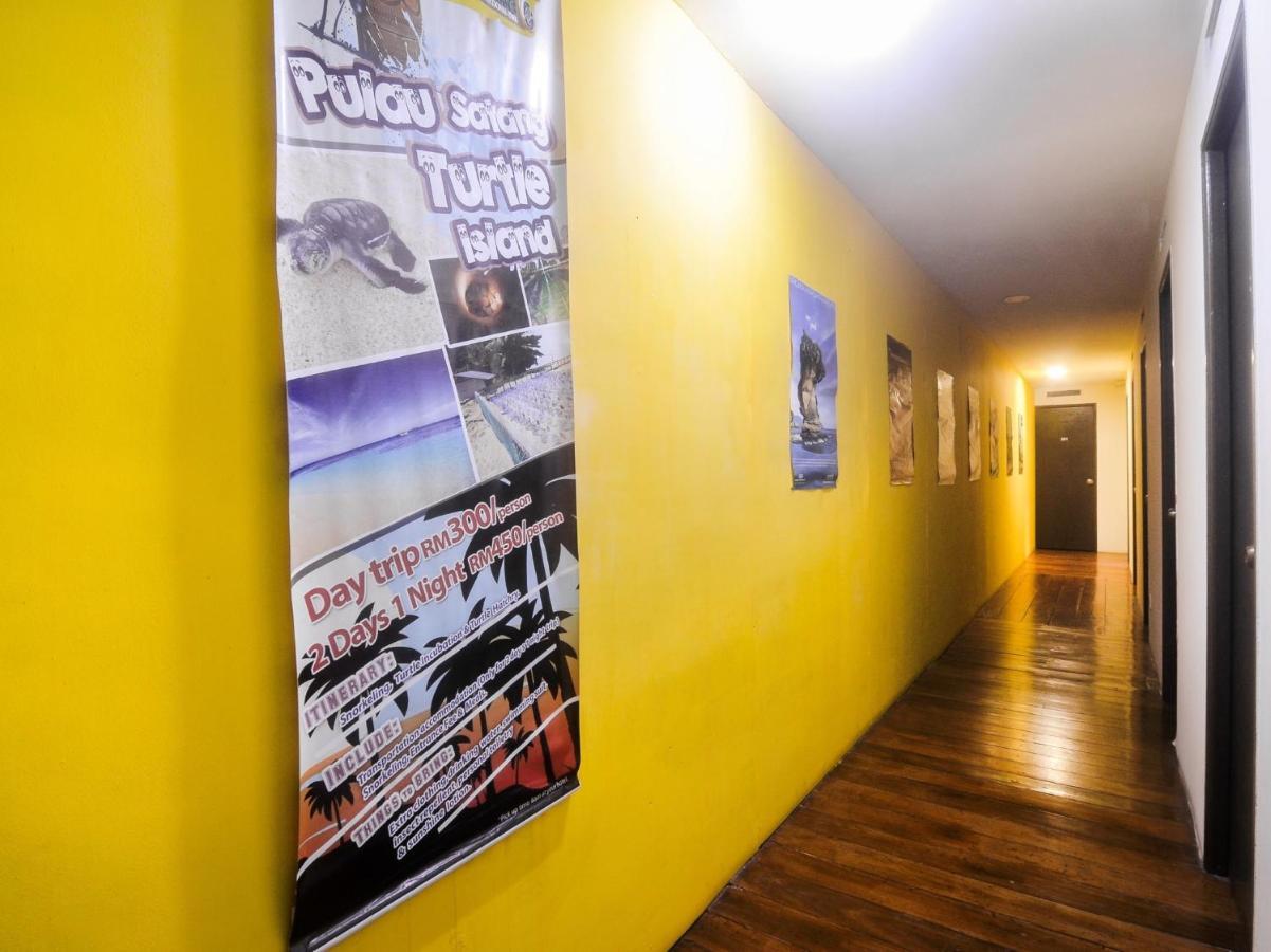 Spot On 89886 Backpacker'S Stay Services Кучинг Экстерьер фото
